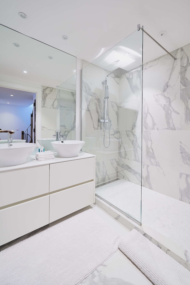 LUXURY HOUSE 124