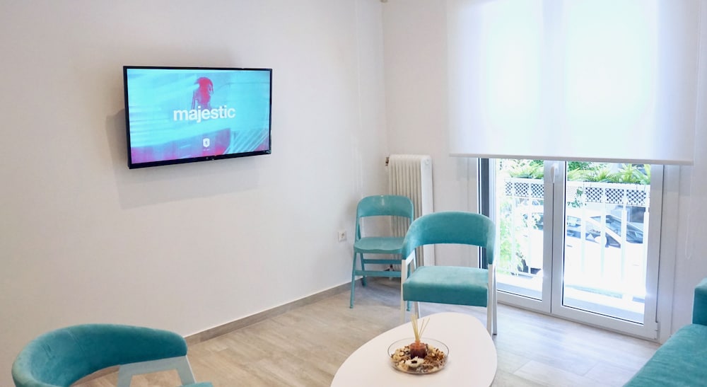 MINIMAL FRESH DESIGN APT IN ATHENS