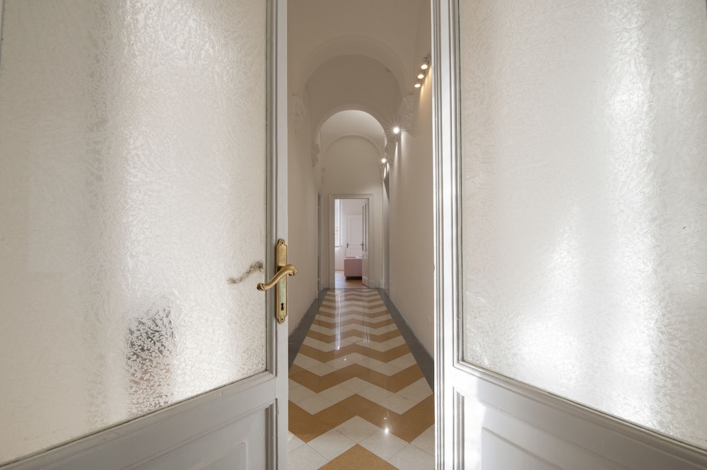 CENTRAL DESIGN APARTMENT