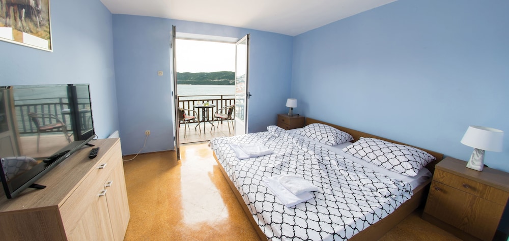 VILLA ADRIE