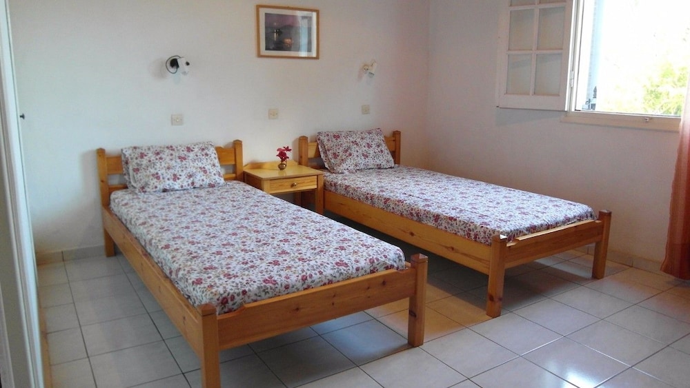 ALMIROS APARTMENTS