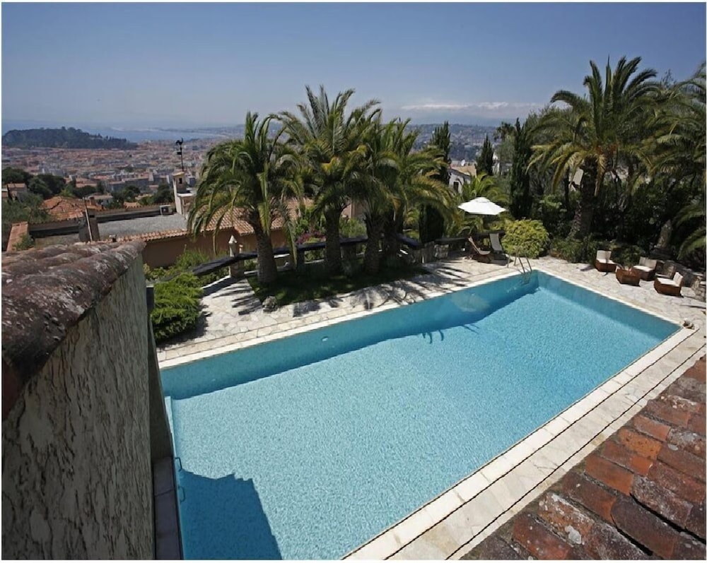 VILLA LOUCISA