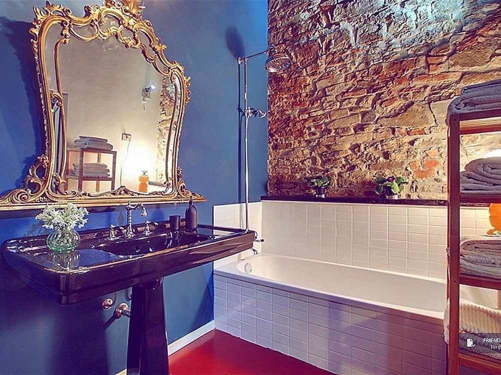 VELVET LOFT - FIRENZE