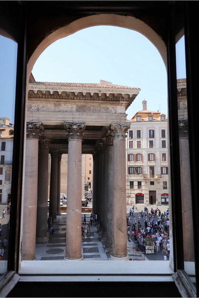 ADMIRE THE PANTHEON FROM YOUR SOFA