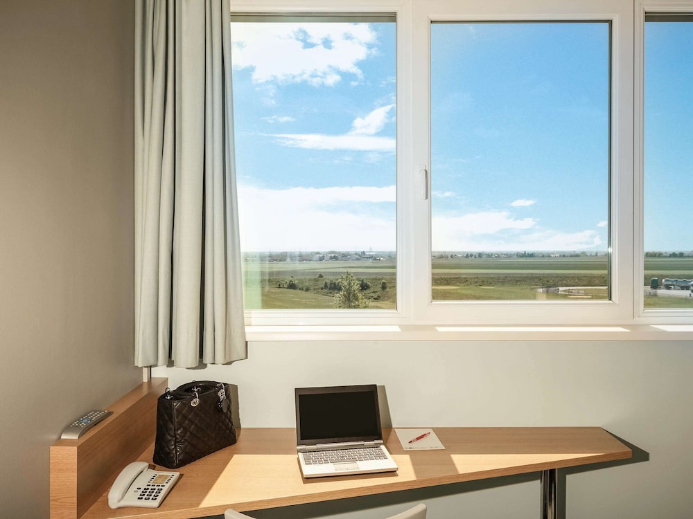 IBIS VIENNA AIRPORT (VIENNA INTERNATIONAL AIRPORT, 18 KM FROM VIENNA)