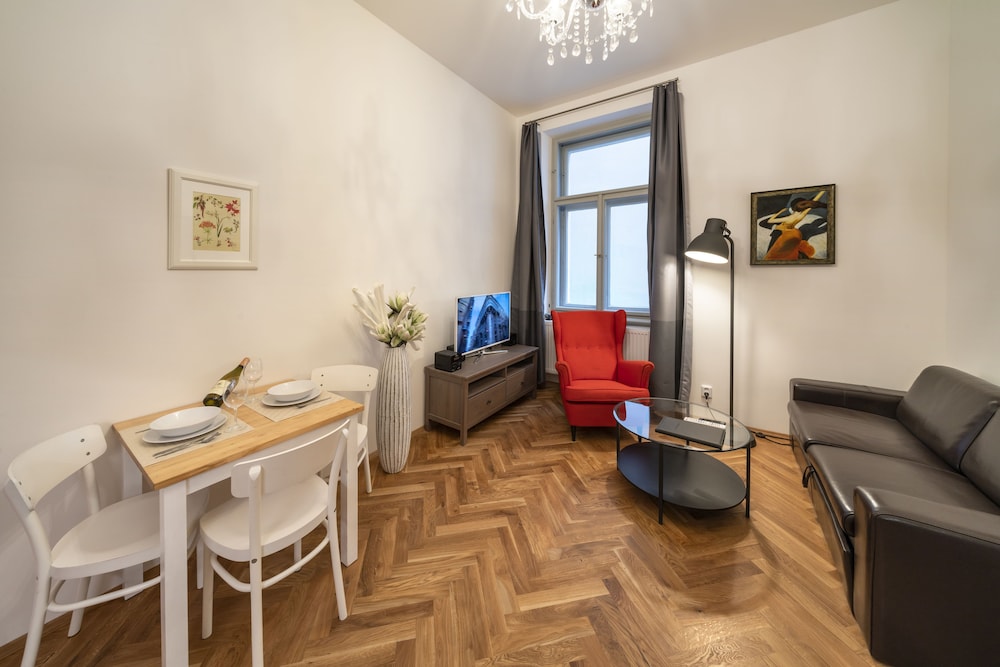 OLD TOWN - SKOREPKA APARTMENTS