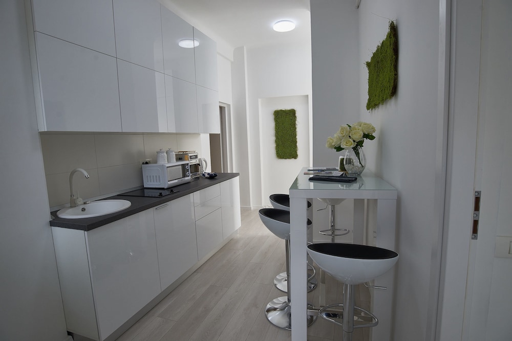 METROPOLE APARTMENTS OLD TOWN