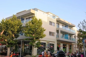 BRISTOL SEA VIEW APARTMENTS