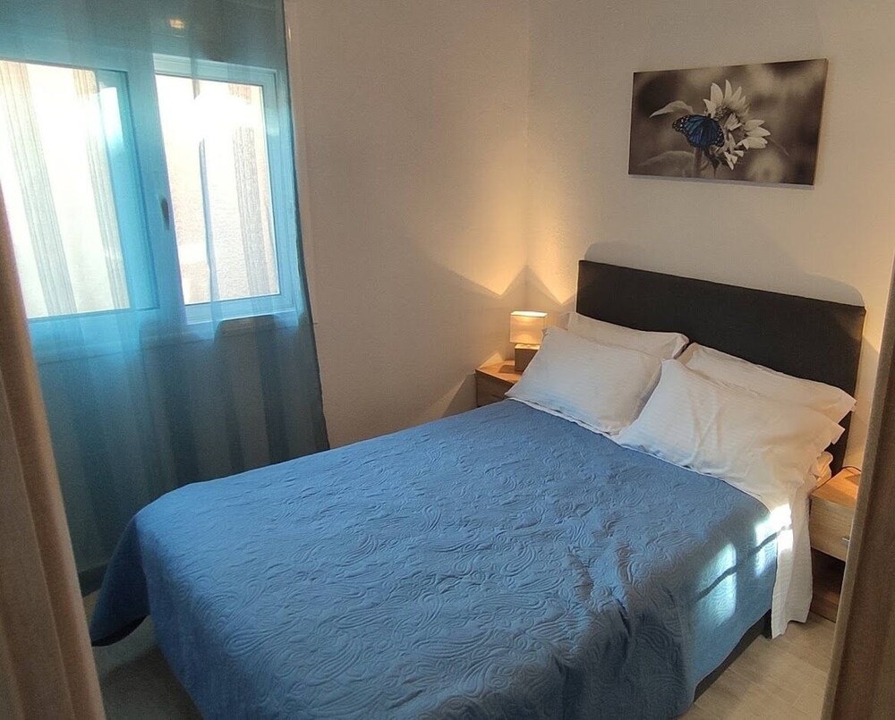 IERISSOS YRO SEASIDE RETREAT - STUNNING BEACH