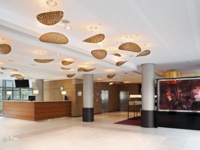 HOLIDAY INN PARIS PORTE DE CLICHY
