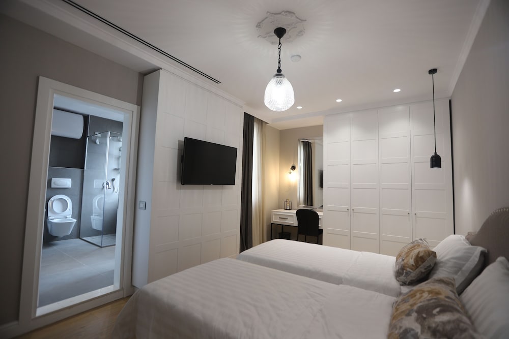 BOUTIQUE HOTEL WHISKY
