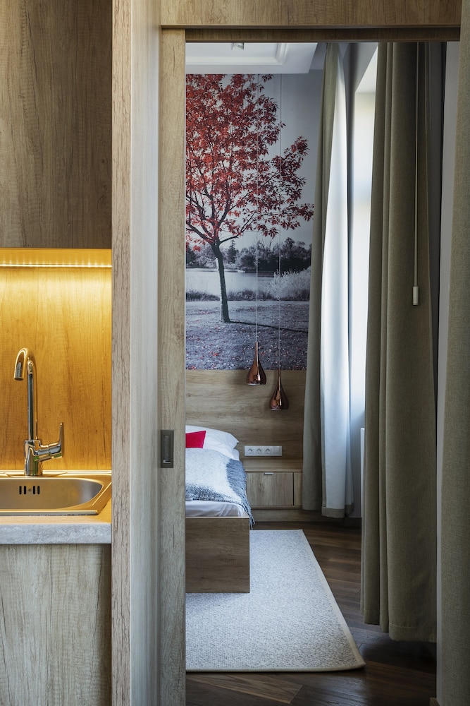 LAKESIDE BUDAPEST RESIDENCES