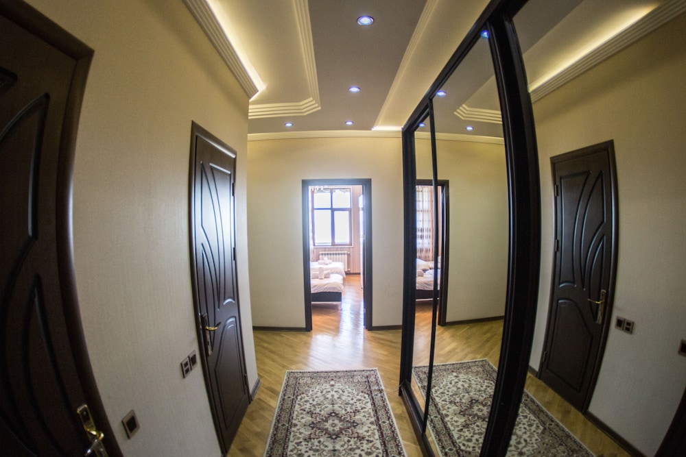 APARTMENT 3 ROOMS 7 BAKUVI