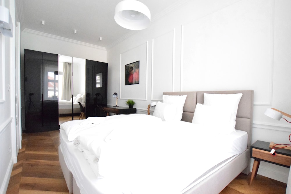 LUXURY APARTMENT BY HI5 - SZERVITA SUITE
