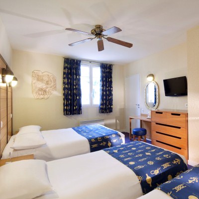 EXPLORERS HOTEL AT DISNEYLAND PARIS (43 KM FROM PARIS)