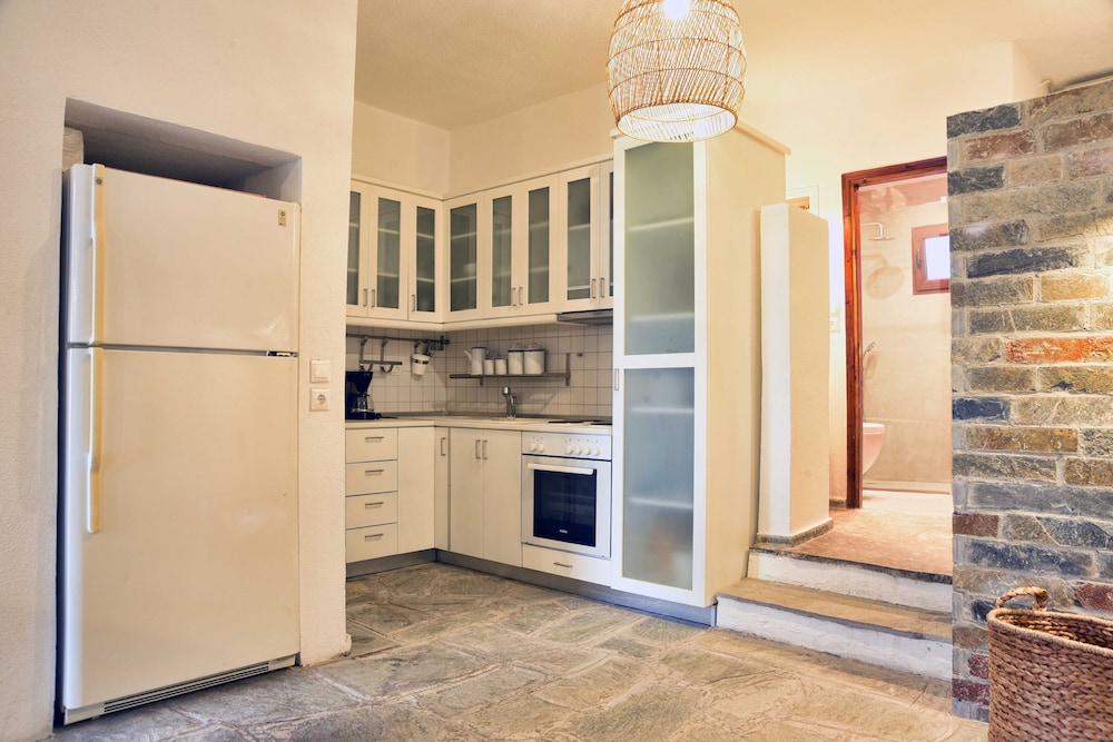 LUXURY VILLAS IN KTIMA GEROSTATHI