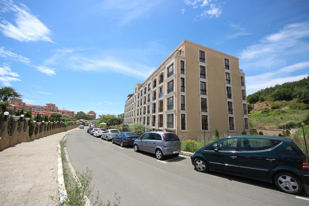 MENADA VILLA ASTORIA