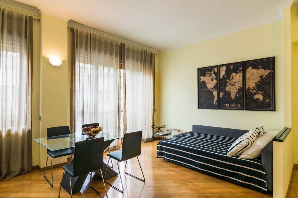 DUOMO LUXURY FLAT
