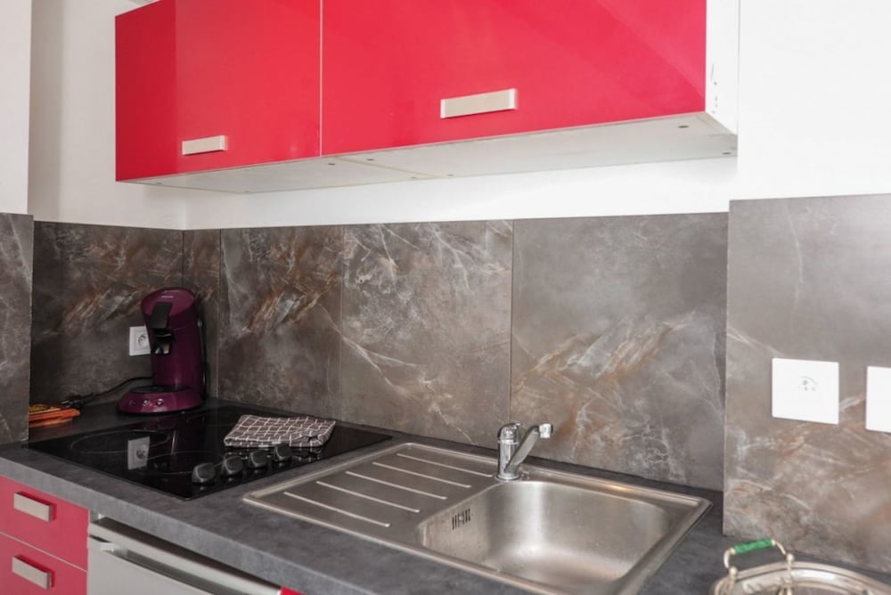 STUDIO SHOPPING STREET - FIVE STARS HOLIDAY HOUSE