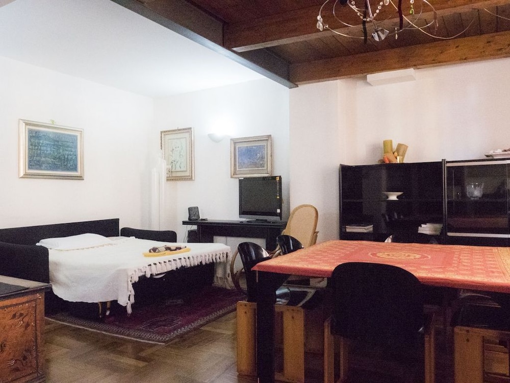 CASA BELLA PRATELLO