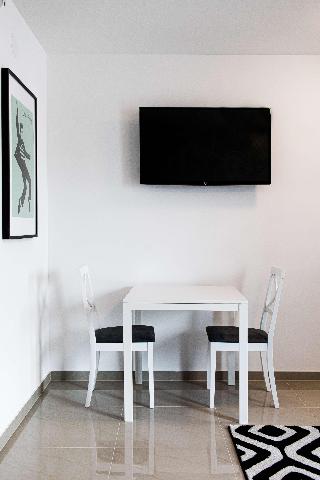 BEST WESTERN PLUS CELEBRITY SUITES