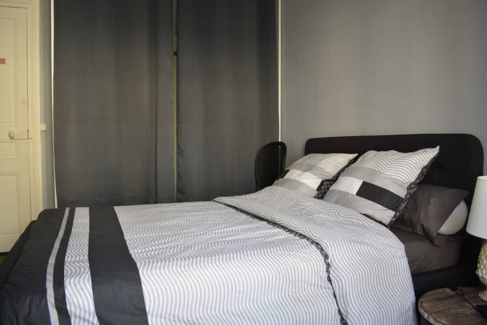 1 BEDROOM APARTMENT NEAR PORTE DE VERSAILLES