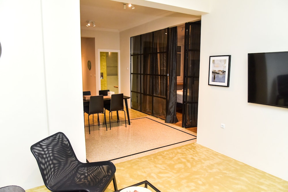 BRAND-NEW MODERN FLAT IN CENTRAL ATHENS