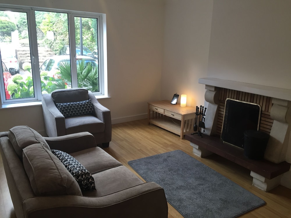 DOCKLANDS SELF CATERING APARTMENT