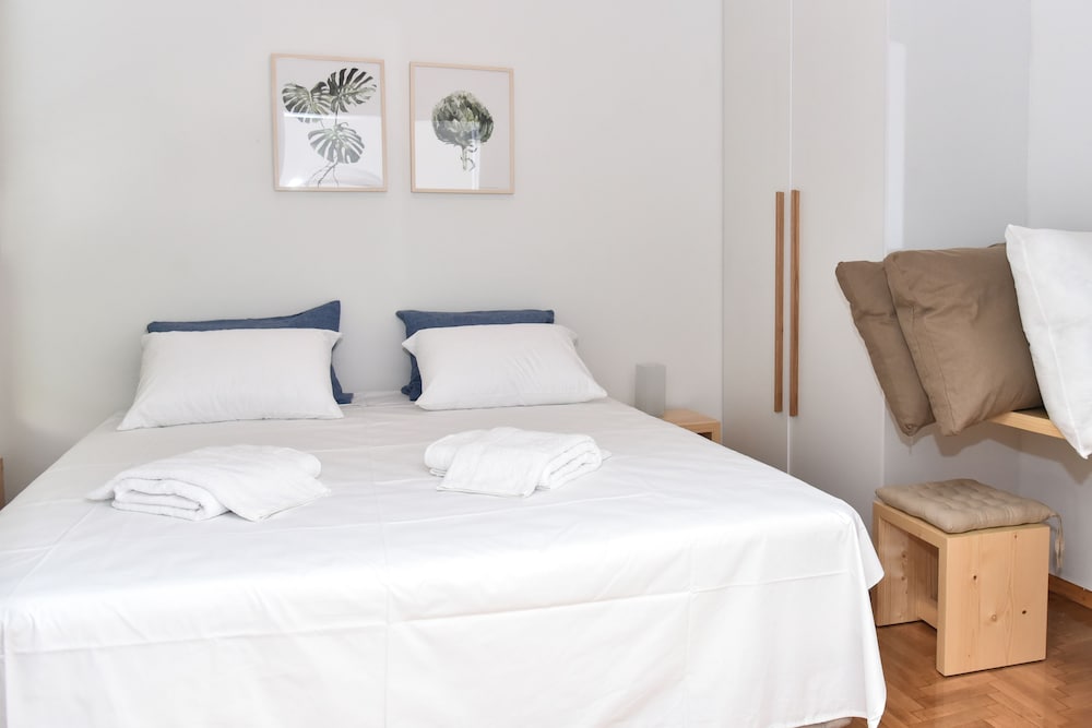 MODERN APARTMENT IN THE CENTRE OF ATHENS