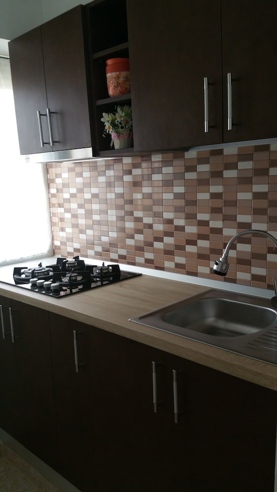 S APARTMENT REDBED SELF CATERING