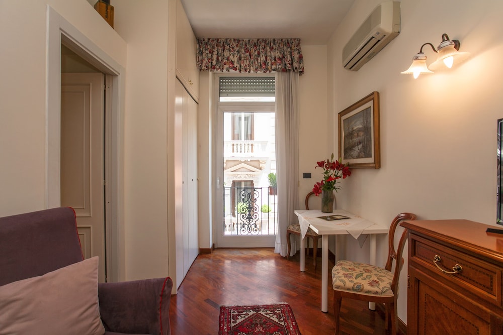 ZODIACUS HOTEL & RESIDENCE