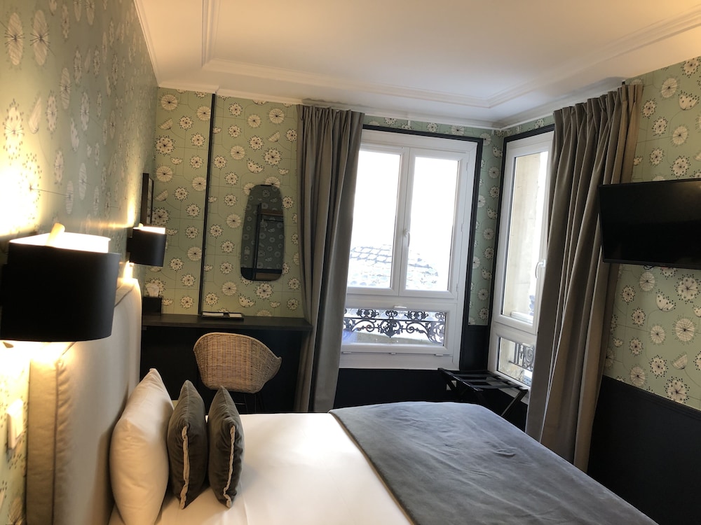 HOTEL AVAMA PRONY