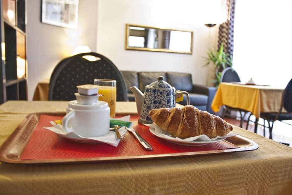 HIPPODROME HOTEL
