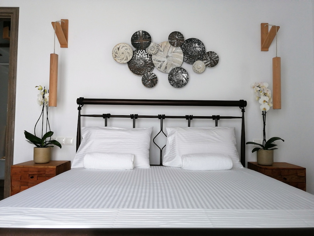 KIPOS VILLAS AND SUITES