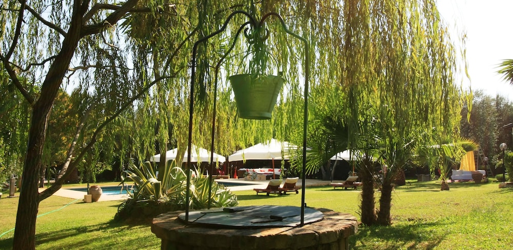 ISABELLA COUNTRY HOUSE