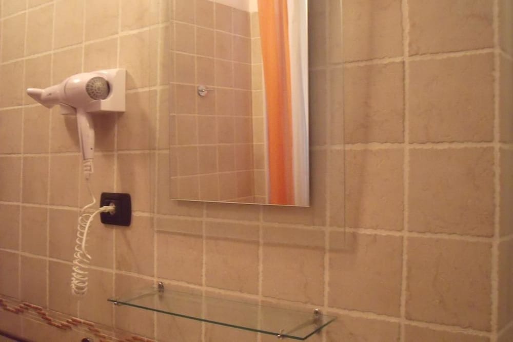 B&B GIORGIA AIRPORT (34 KM FROM ROME)