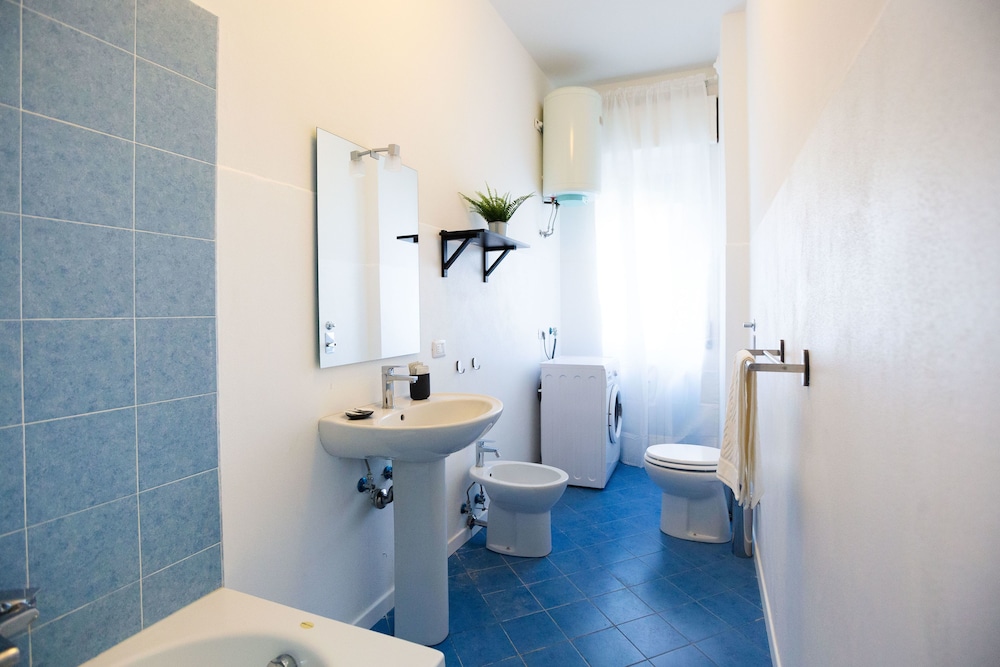 HOME HOTEL - ANACREONTE 7