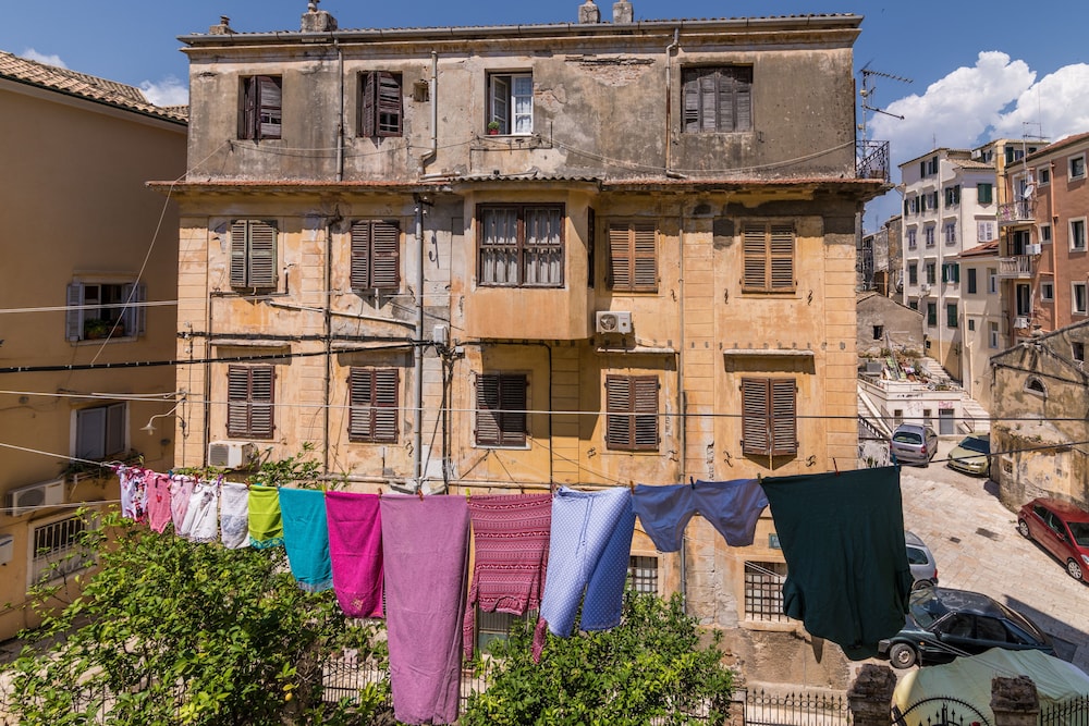 ILIA OLD TOWN APARTMENT