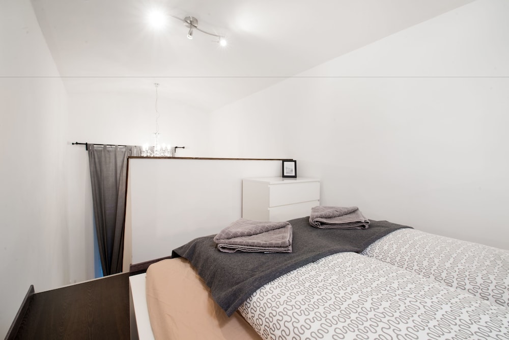 DFIVE APARTMENTS - DOHANY STREET