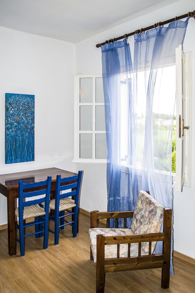 FOLIES CORFU HOTEL APARTMENTS