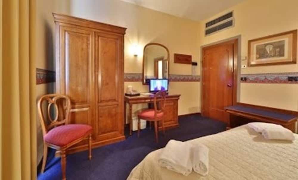 IH HOTELS FIRENZE SELECT