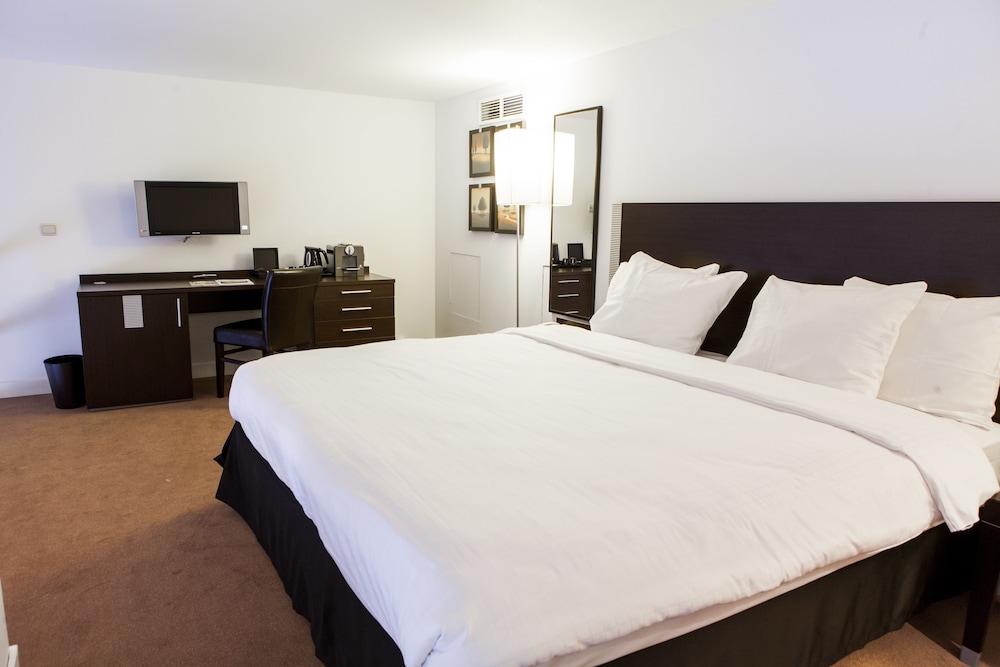 PROGRESS HOTEL