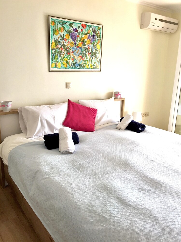 APARTMENT WITH ONE BEDROOM IN NISSAKI, WITH WONDERFUL SEA VIEW, FURNIS