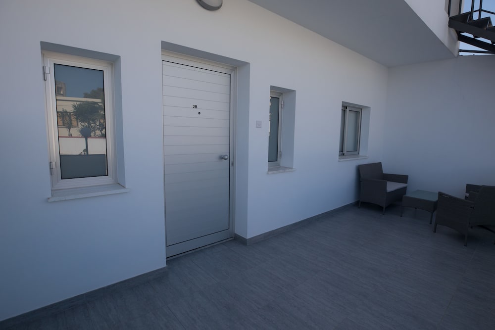 AYIA NAPA CENTER LUXURY SUITES