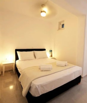 WHITE CLIFF VILLAS