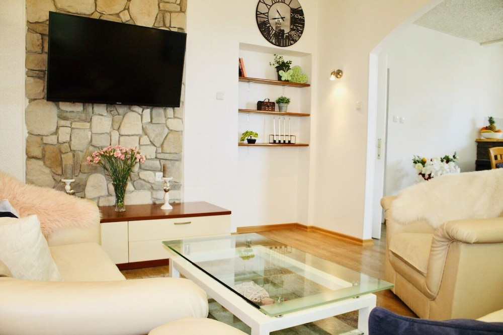APARTMENT VIKTORIJA