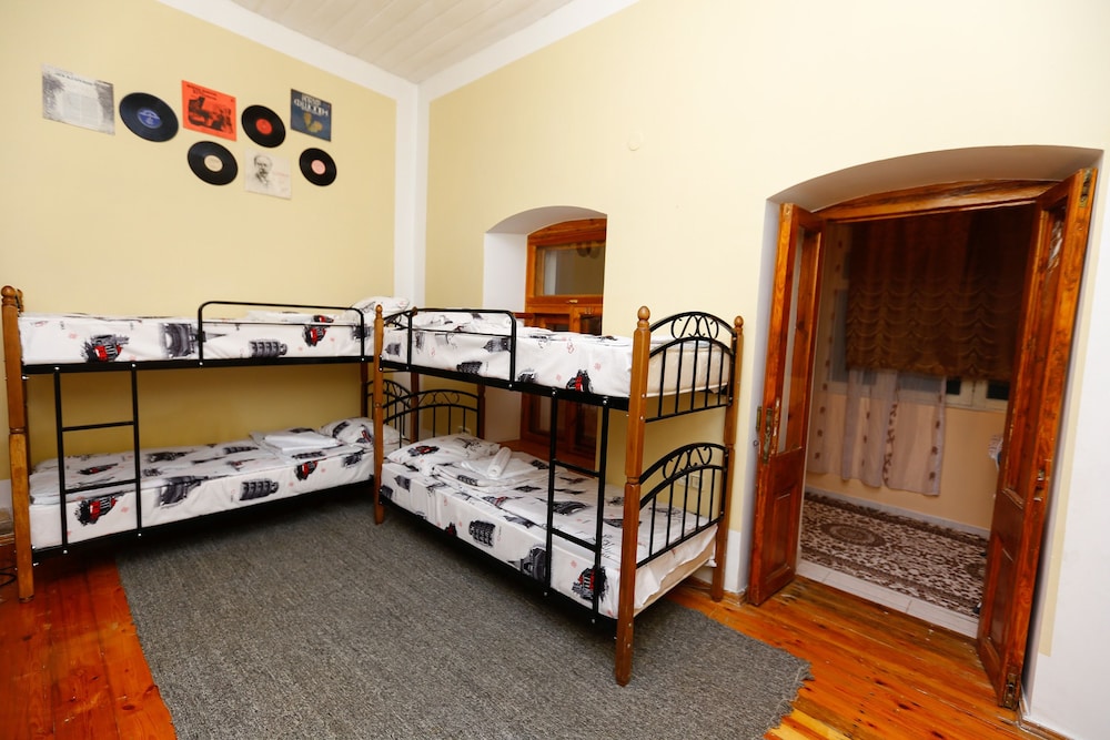 RETRO BAKU HOSTEL