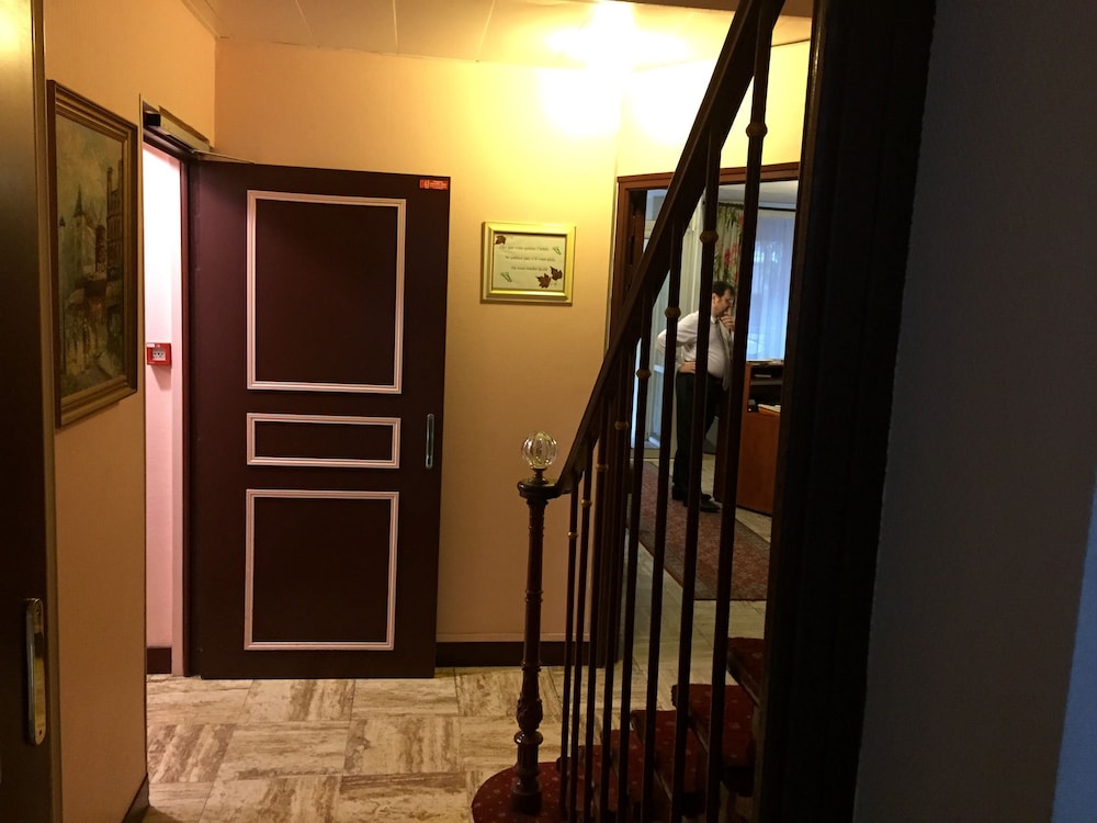 HOTEL LE CLOS D'ALÉSIA