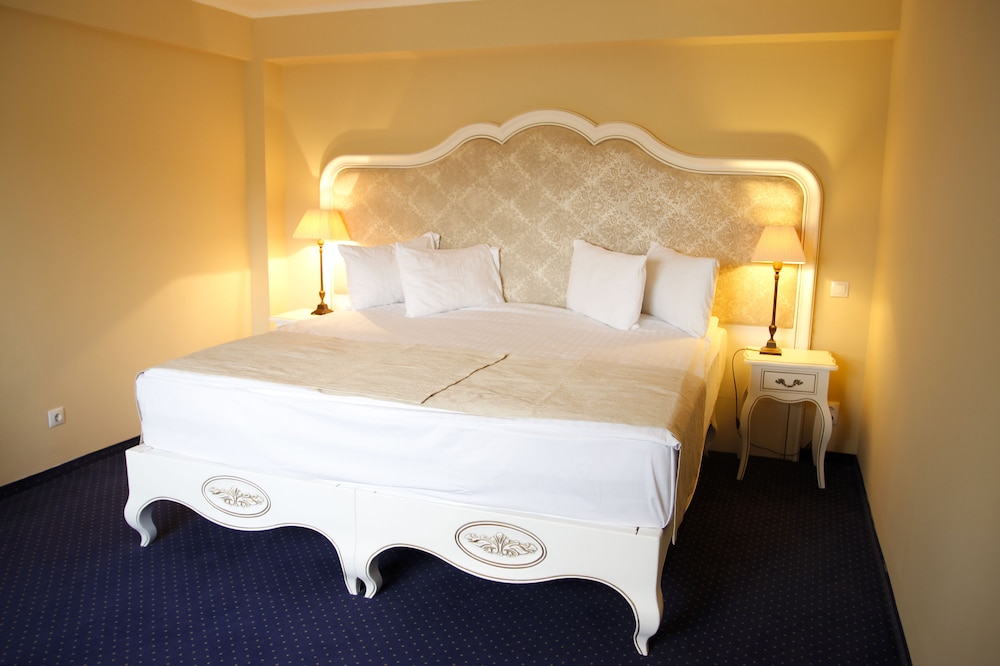 SUNGARDEN GOLF & SPA RESORT(16 KM FROM CLUJ-NAPOCA)