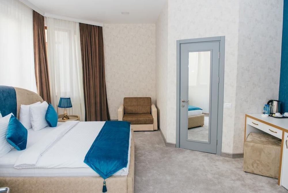 SUNDAY HOTEL BAKU
